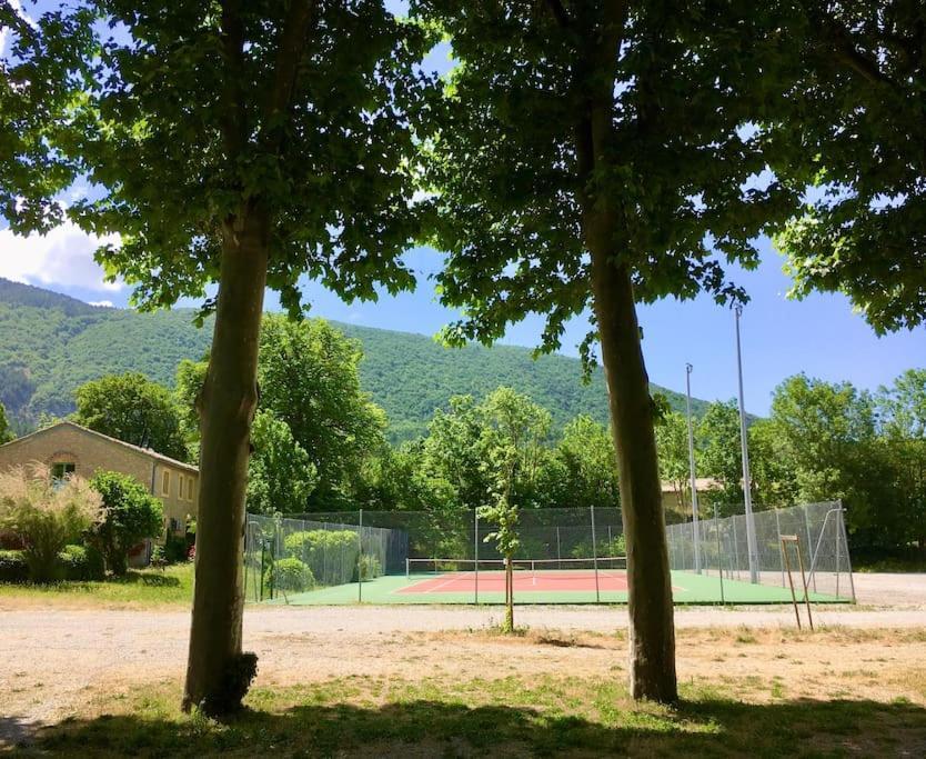 Ferienwohnung La Vue Est Belle Montbrun-les-Bains Exterior foto