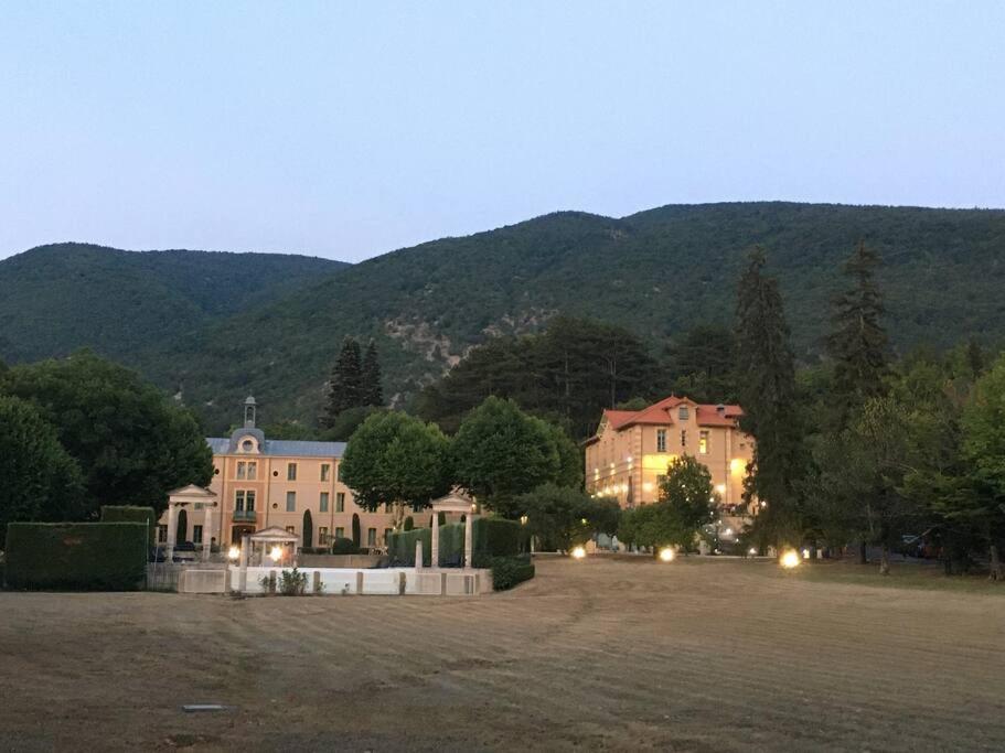 Ferienwohnung La Vue Est Belle Montbrun-les-Bains Exterior foto